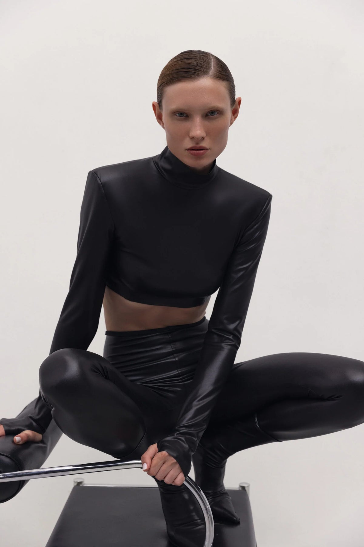 VEGAN LEATHER CROPPED TOP BLACK