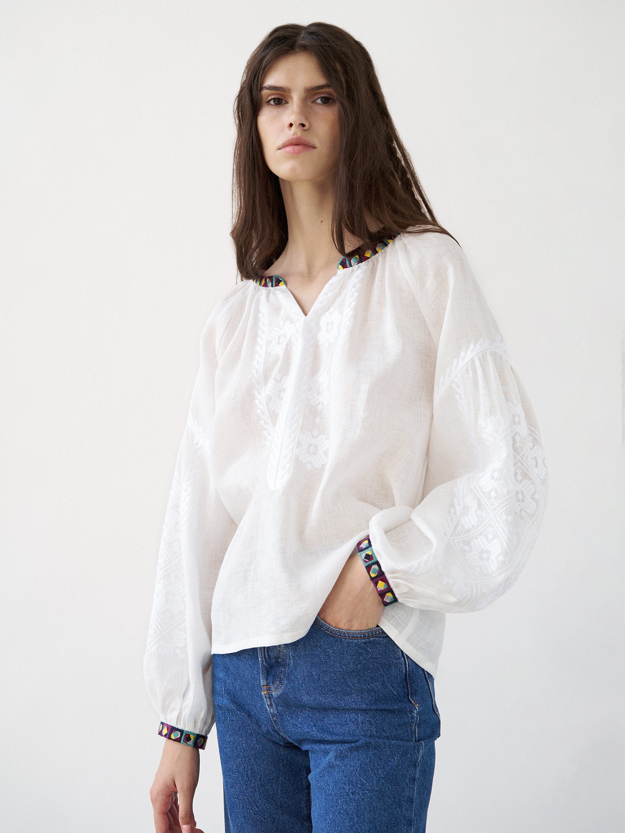 White embroidered shirt Siayvo