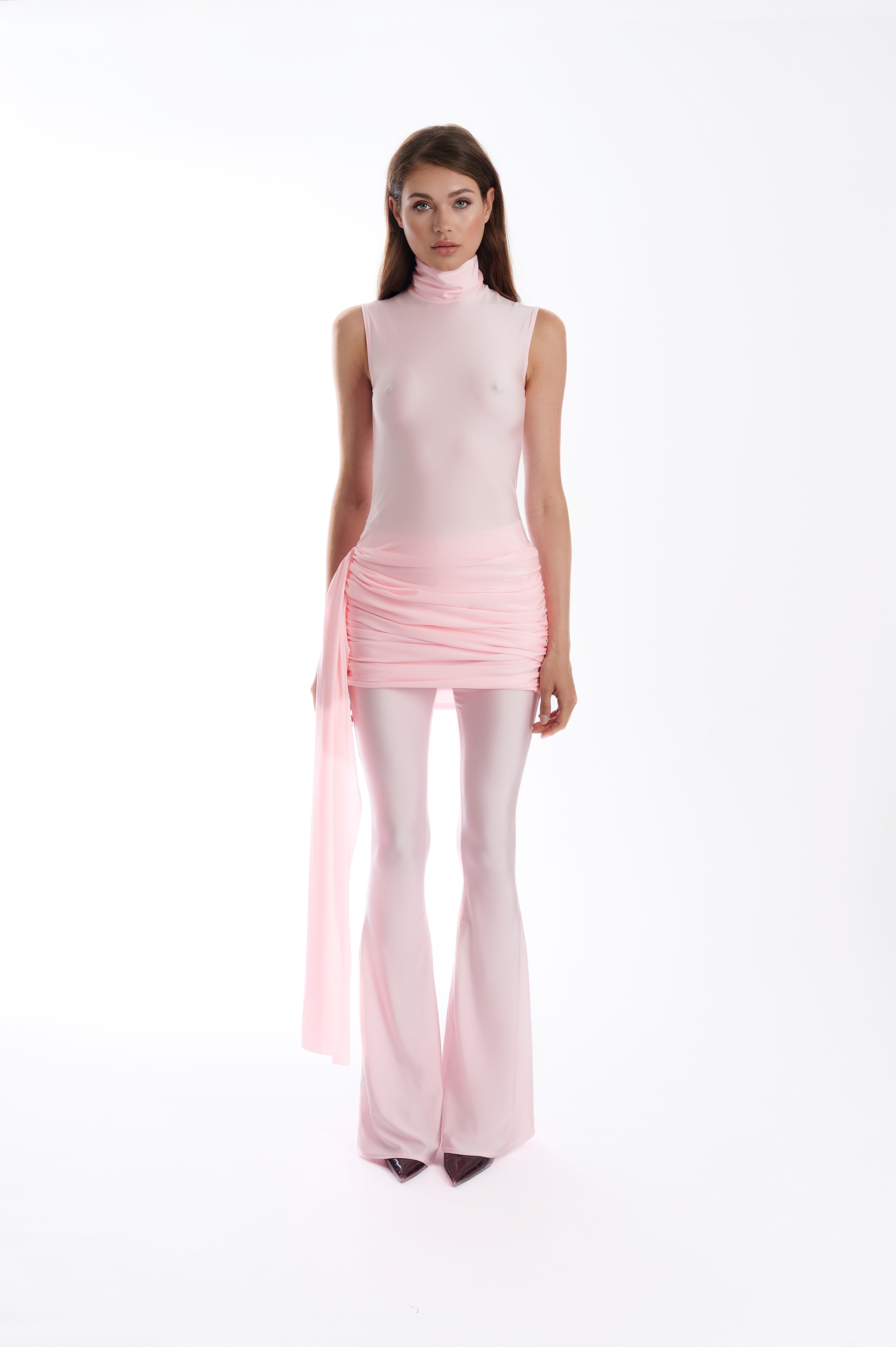 SET WITH DRAPING